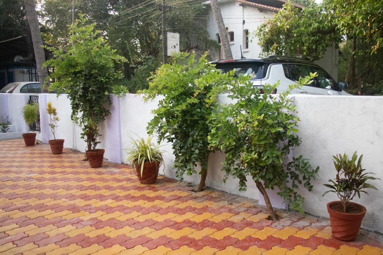 The Sovereign Villa Кандолим Экстерьер фото